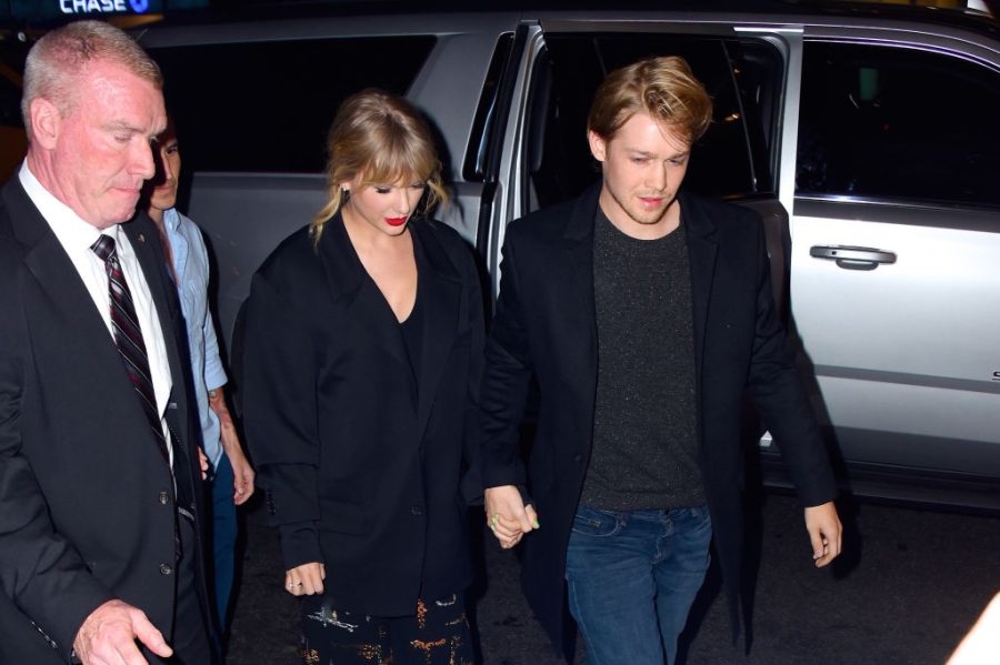 NEW YORK, NY - OCTOBER 06:  Taylor Swift and Joe Alwyn are seen at Zuma restaurant on  October 6, 2019 in New York City.  (Photo by Robert Kamau/GC Images)