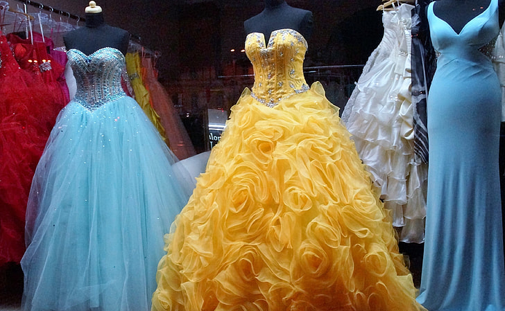 Prom Dress shopping: Online or Stores?