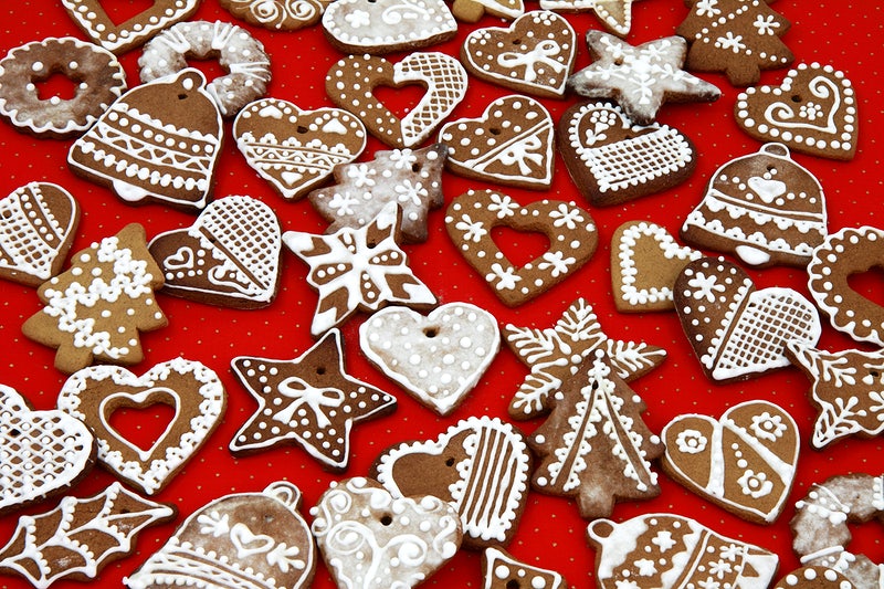 Christmas gingerbread cookies pattern background. Free public domain CC0 photo.