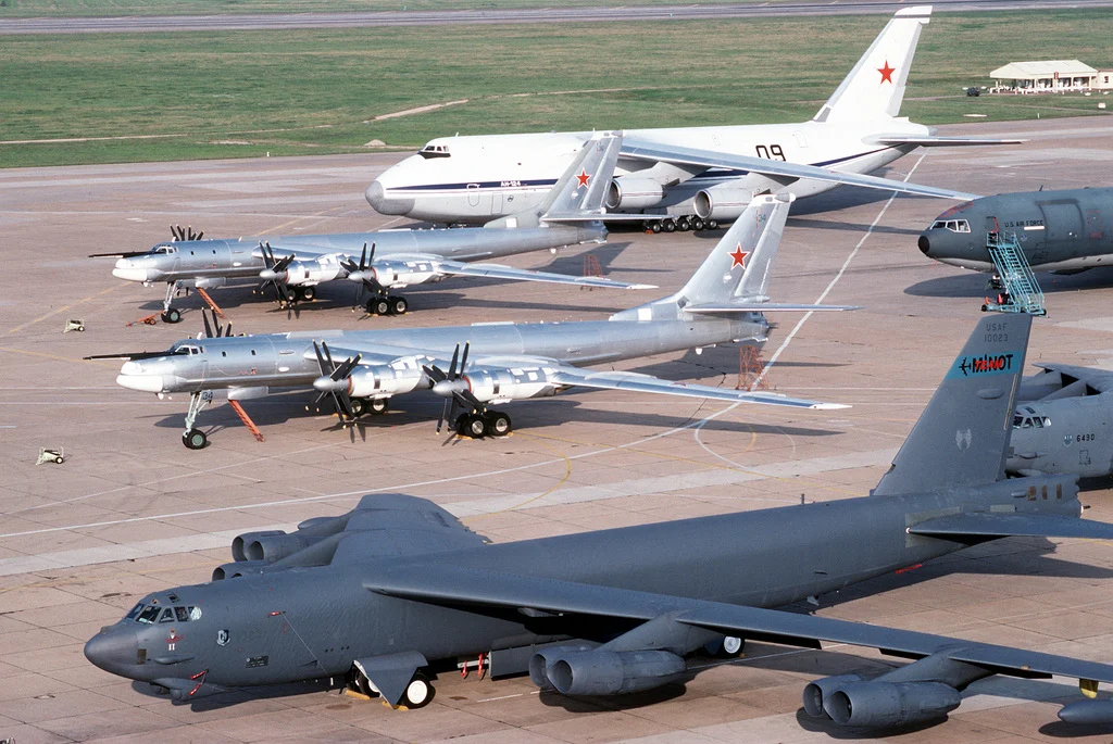 Tu-95 compared to the B-52